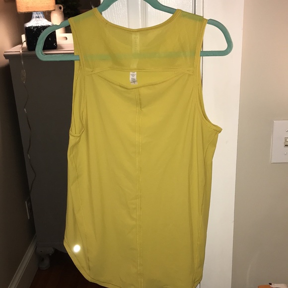 Lululemon new without tags Sculpt Tank Size 8. - Picture 2 of 3